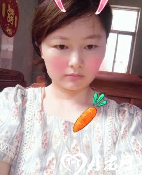 娇小可爱