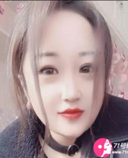 兴奋的花卷