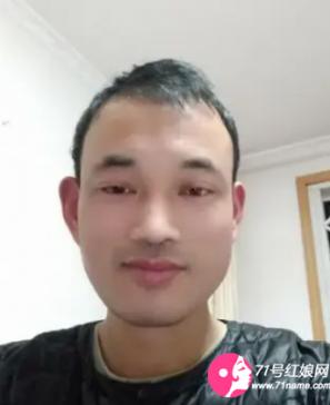 在这里