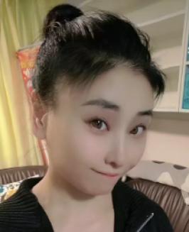 灰色